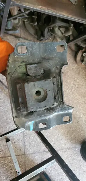 Mazda Premacy Mounting ya Gearbox