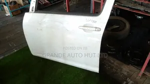 Mlango wa Mbele wa Toyota Wish (Uliotumika)