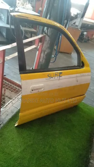 Toyota Hilux Surf Front Right Door (Used)