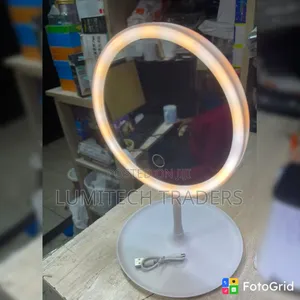 Kioo cha Makeup cha LED chenye Trei ya Uhifadhi na Sensor Touch