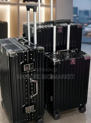 Suitcase Nyeusi Size 28