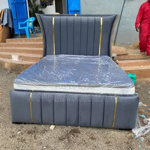 Kitanda cha 5x6 Executive Grey Wingback Chester - Kipya Kabisa