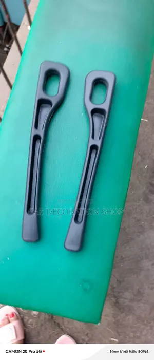 2x Contour Seat Gap Filler with Safety Belt Buckle Slot