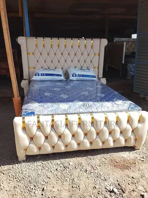 5x6 Cream Bed with Gold Trim