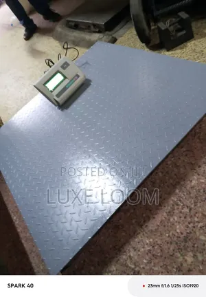 Brand New 1 Ton Platform Scale