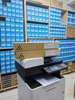 Tona Nyeusi ya Ricoh MPC 300 ya Kwanza