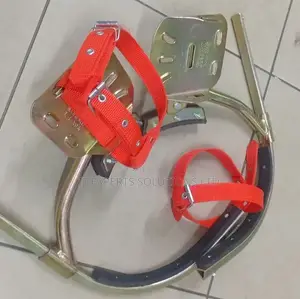 Concrete Climber na Mkanda Mwekundu