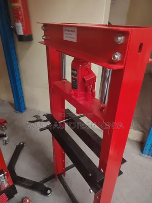 Sunshine Italy 20-Ton Hydraulic Press Machine