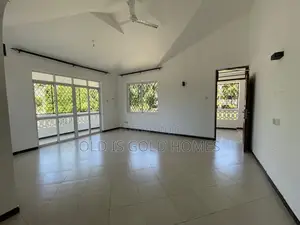 Ghorofa ya Vyumba 4 vya Kulala kwa Kukodisha Nyali Mkomani