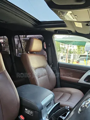 2019 Toyota Land Cruiser ZX