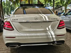 Mercedes-Benz E200 2019 Off White