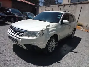 Subaru Forester 2012 Nyeupe