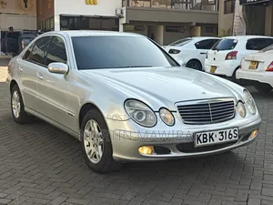 Mercedes-Benz E200 2004 Nyeupe