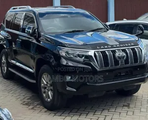 Toyota Land Cruiser Prado Kakadu 2021 Nyeusi