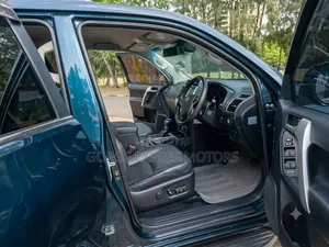 Toyota Land Cruiser Prado 2016 Nyeupe
