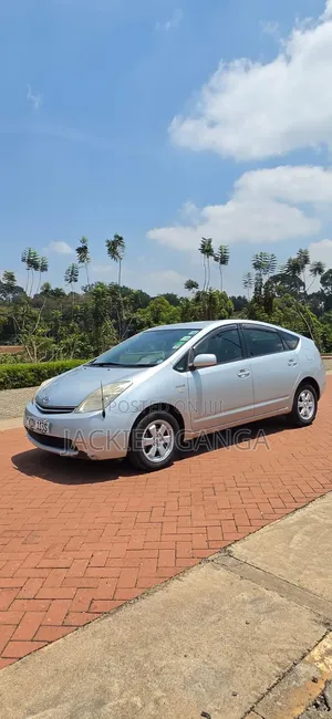 Toyota Prius 2013 Nyeupe