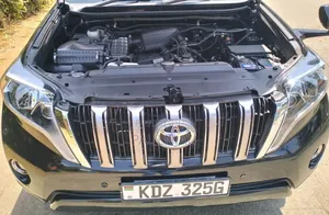 Toyota Land Cruiser Prado 2012 Nyeusi