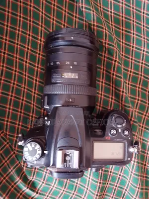 Nikon D7000 Kamera ya DSLR
