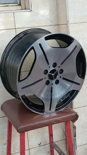 Magurudumu ya Michezo ya Mercedes-Benz Inchi 17