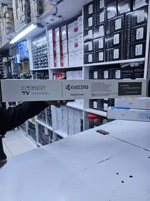 Kyocera TK-8345 Toner Nyeusi