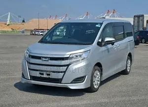 Toyota Noah 2021 Nyeusi