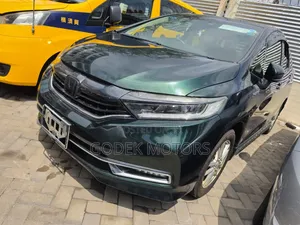 Honda Fit Shuttle 2020 Hybrid
