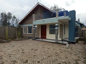 Bungalow ya Vyumba 4 na DSQ Rimpa Inauzwa