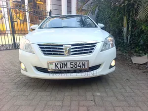 Toyota Premio 2015 Nyeupe