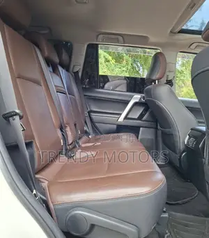 Toyota Land Cruiser Prado TXL 2017 White