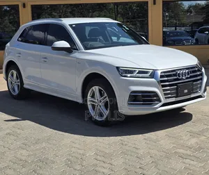 Audi Q5 45 Premium AWD quattro 2020 Nyeupe