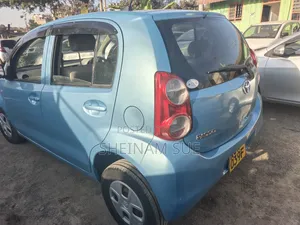 Toyota Passo 2012 Bluu