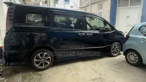 Toyota Noah 2.0 AWD (7 Sehemu) 2019 Teal
