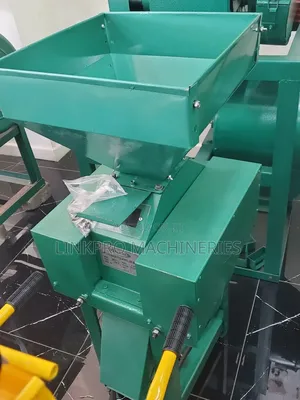 Mashine ya Kusaga Unga wa Mahindi ya Milano ya Kati 5HP yenye Motor