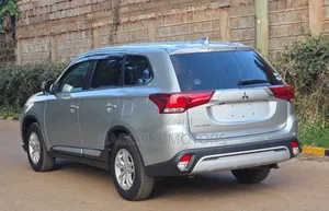 Mitsubishi Outlander SP FWD 2020 Nyeupe