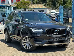 Volvo XC90 T5 Momentum AWD 2019