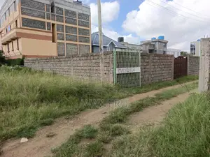Kiwanja Kilicho Fensiwa Kuuzwa Karibu na Junction Arena