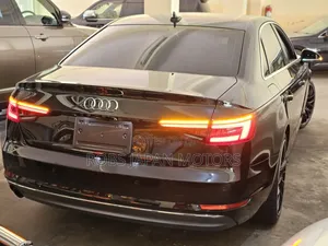 Audi A4 2018 Nyeusi ya Matt