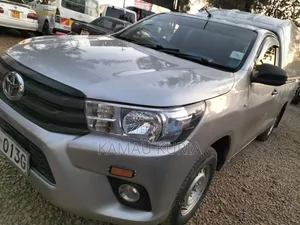 Toyota Hilux 2018 GD5 Silver