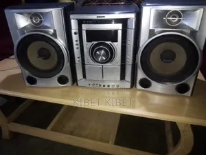 Sony 3-Changer Music System Yenye Nguvu