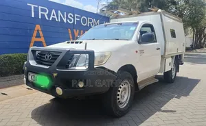 Toyota Hilux 2014 4WD Diesel