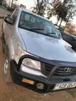 Toyota Hilux Vigo 2016 Nyeusi - 2