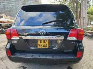 Toyota Land Cruiser 4.6 V8 ZX 2012 Nyeusi Matt