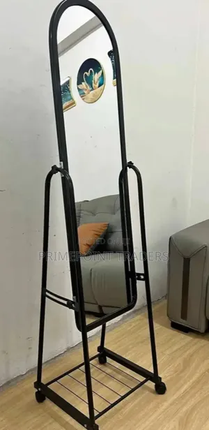 Kioo cha Kisasa cha Urefu Kamili chenye Uhifadhi wa Viatu & Magurudumu