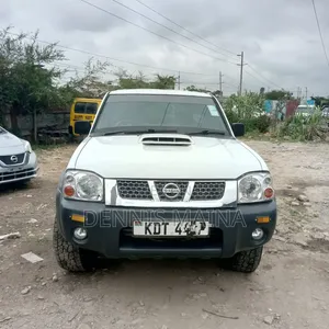 Nissan Hardbody 2017 White