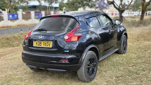Nissan Juke 2014 Nyeusi ya Matt