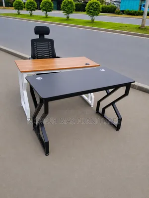 Boss Office Products Meza ya Ofisi ya Metallic