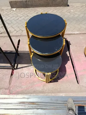 Jedwali la Kahawa la Triple Nesting