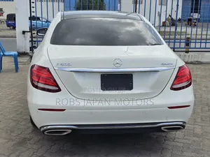 Mercedes-Benz E400 2018 - Fully Loaded