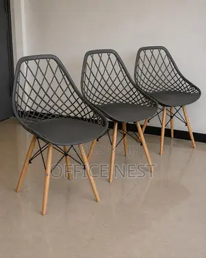 Kiti cha Kisasa cha Eames Style cha Chakula - Nyeusi na Miguu ya Mbao
