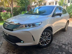 2019 Toyota Harrier - Fully Loaded